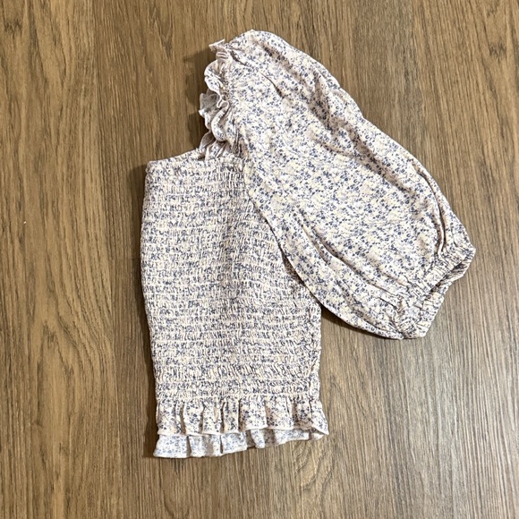 Floral Smocked Blouse - Picture 2 of 3